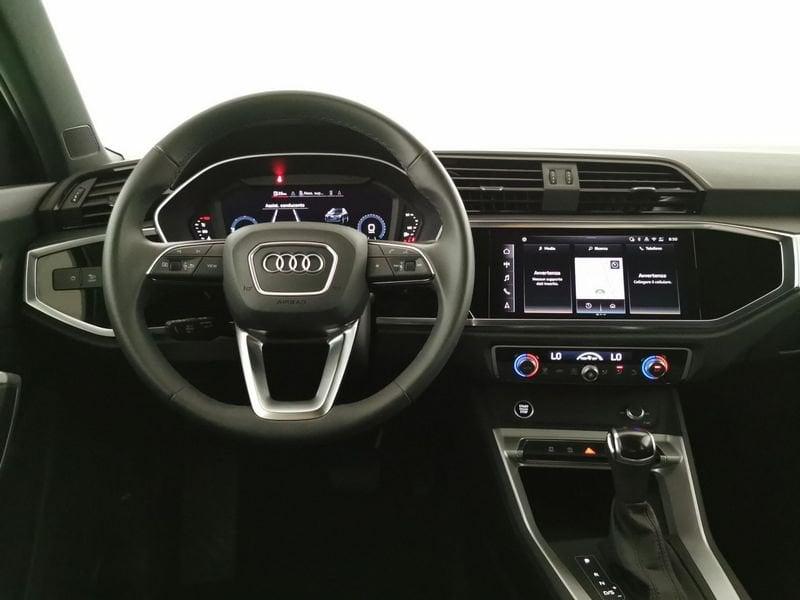Audi Q3 II 2018 35 2.0 tdi Identity Black s-tronic
