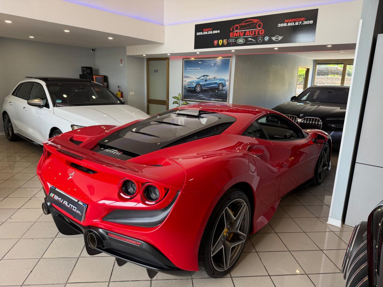 Ferrari F8 Tributo iva esposta tagliandata casa Madre