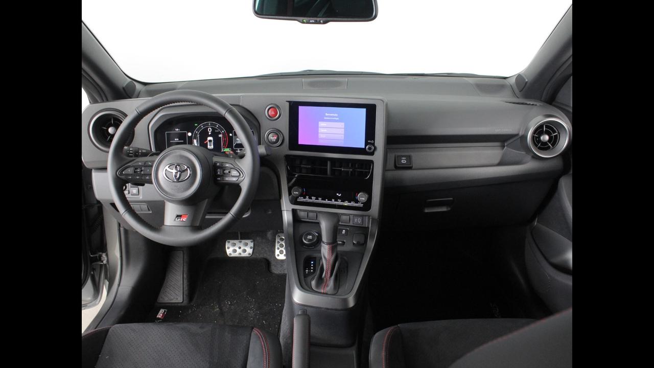 TOYOTA GR Yaris - GR Yaris 1.6 Circuit dat-8