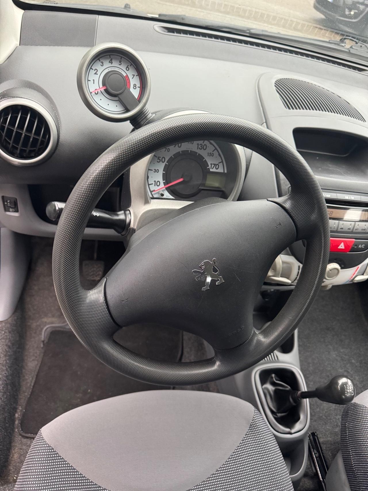 Peugeot 107 1.0 68CV 3p. Neopatentati