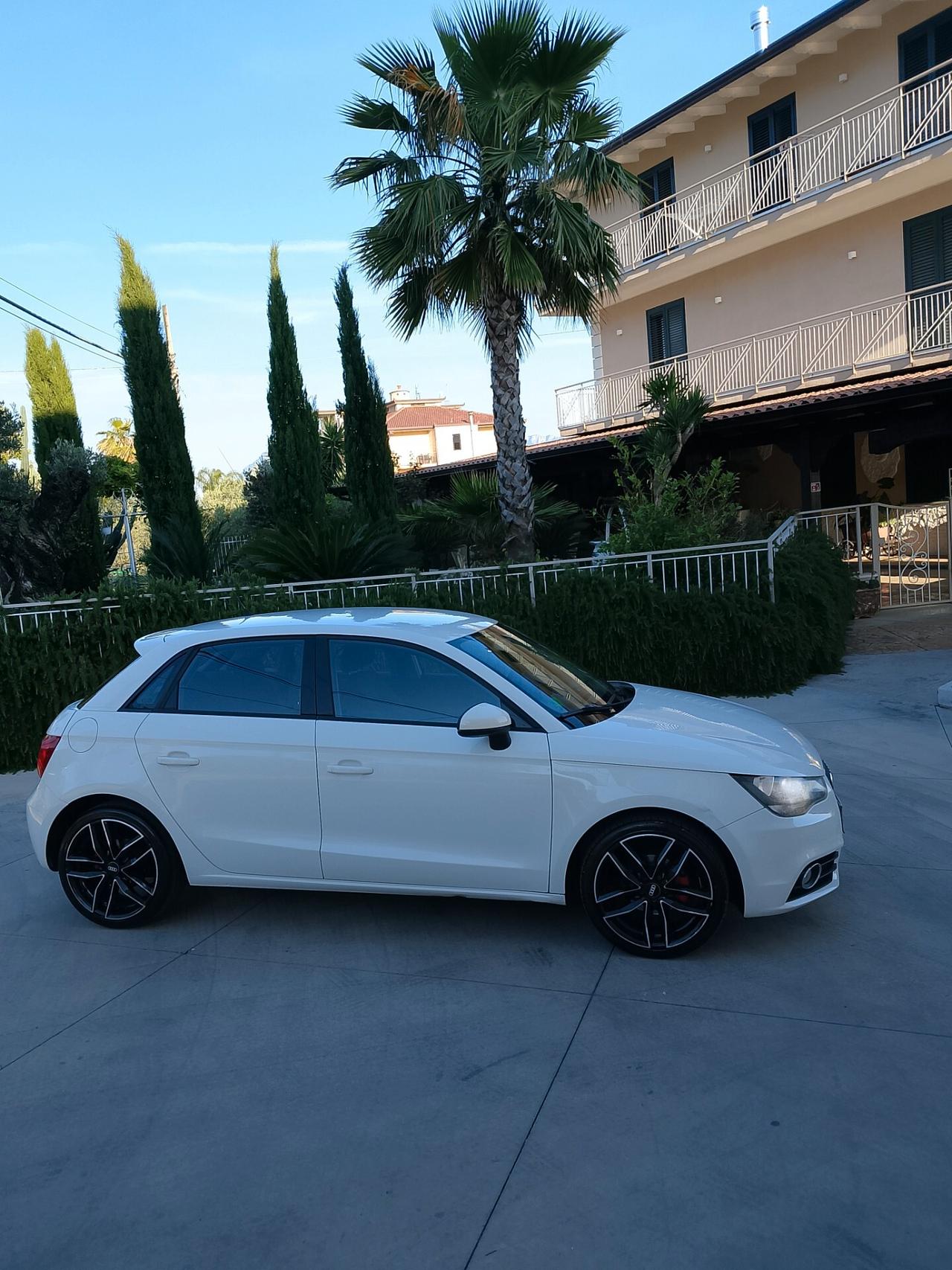 Audi A1 1.6 TDI S line edition