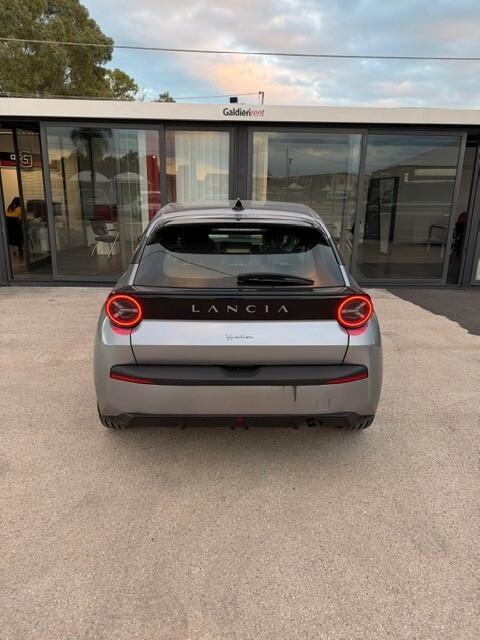 Lancia Ypsilon Hybrid e-DCT – Edizione Limitata Cassina