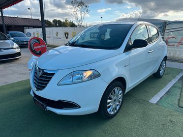 Lancia Ypsilon 1.2*8V*GOLD*PDC*MP3*CITY*NEOPATENTATI*