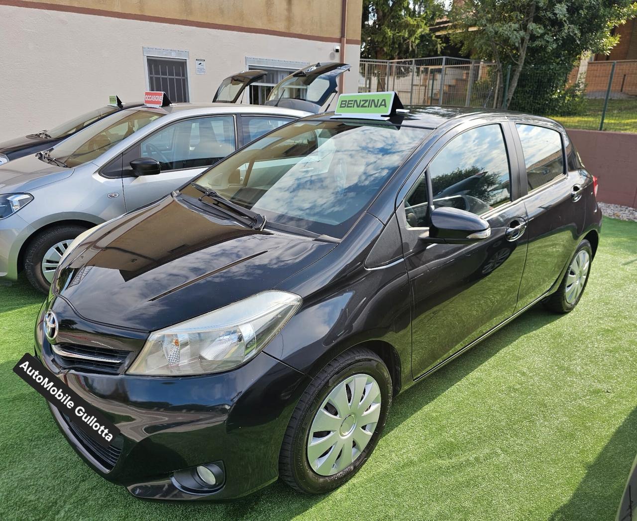 Toyota Yaris Lounge