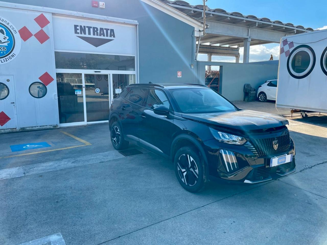 Peugeot 2008 PureTech 100 S&S Allure 2023 **VEICOLO SINISTRATO***VA IN MOTO