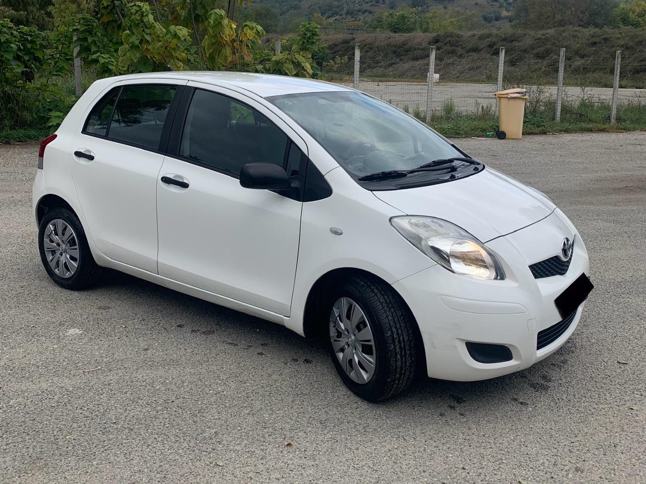 Toyota Yaris 1.4 D-4D DPF 5 porte Now