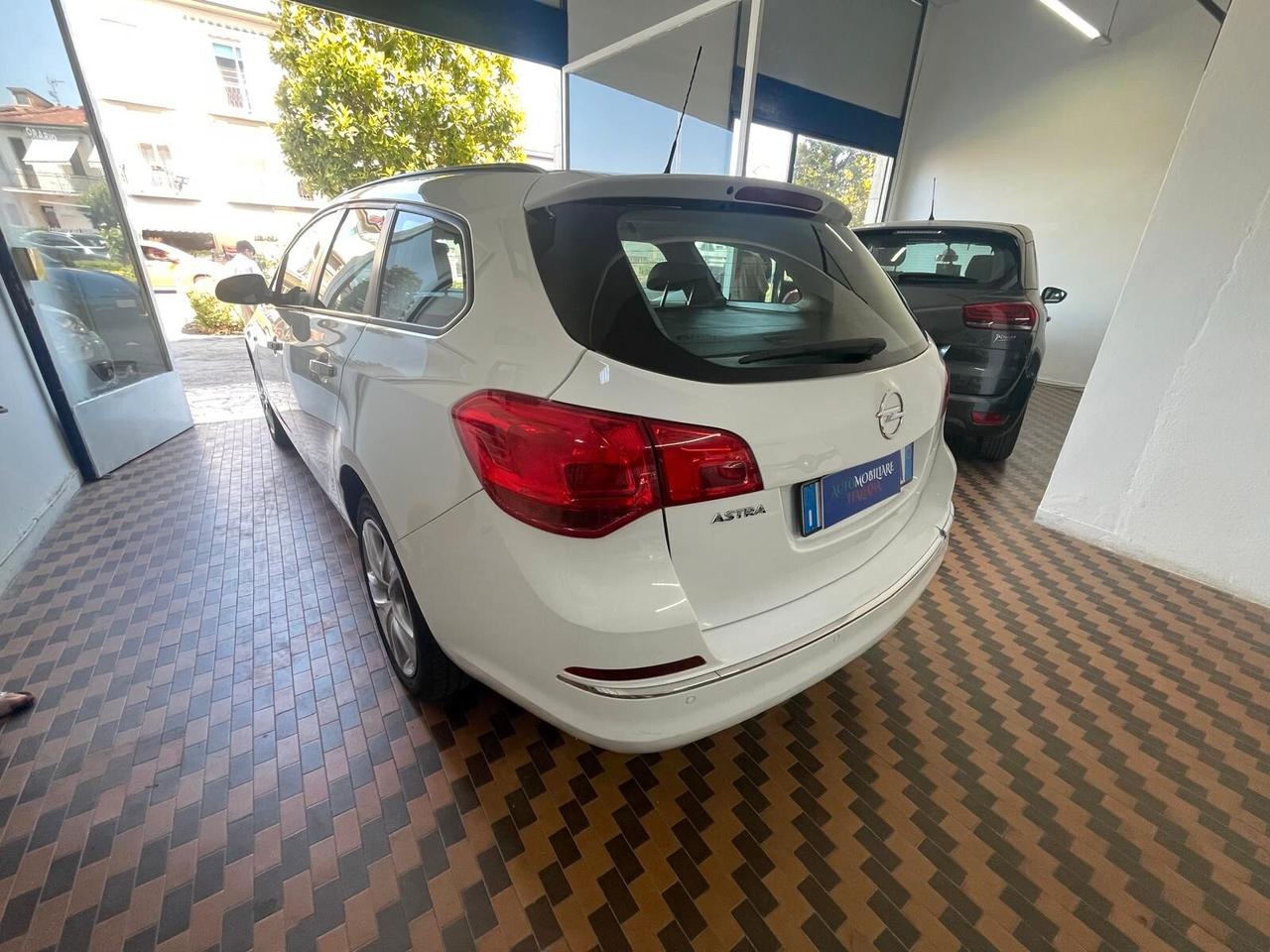 Opel Astra 1.4 Turbo 140CV 4 porte GPL Tech