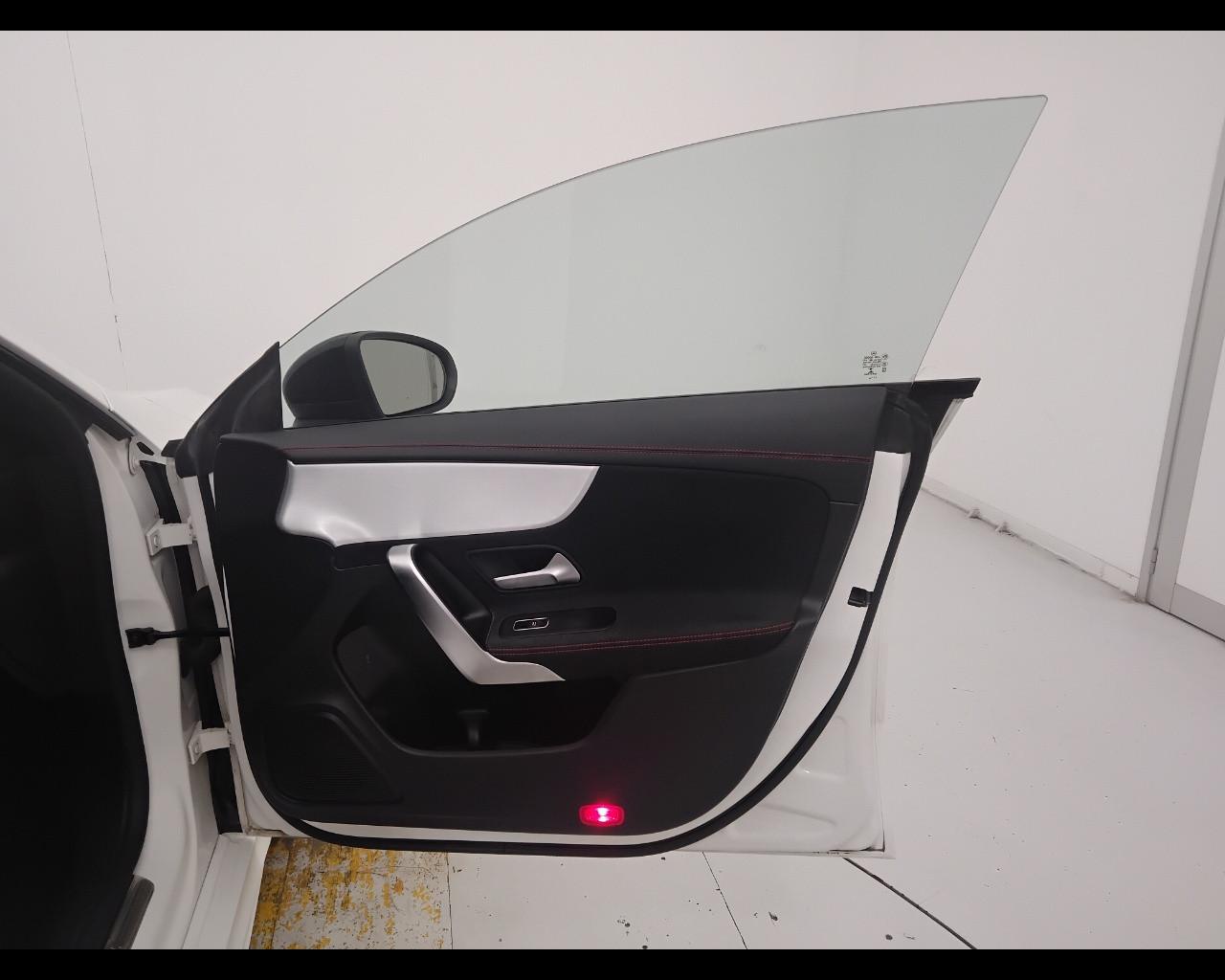 Mercedes-Benz CLA Sh.Brake - X118 - CLA Shooting Brake 200 d Premium auto