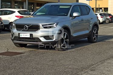 VOLVO XC40 D4 AWD Geartronic Momentum