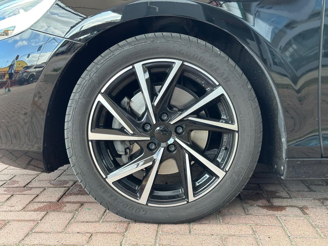 Volvo V40 Business Plus 2.0 T2 #6843