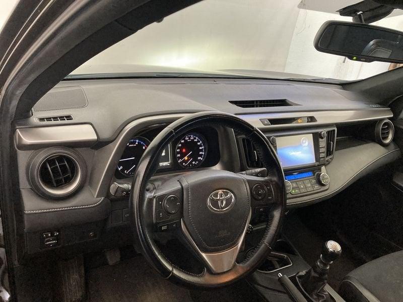 Toyota RAV4 Rav4 2.0 d-4d Lounge 2wd mt my17