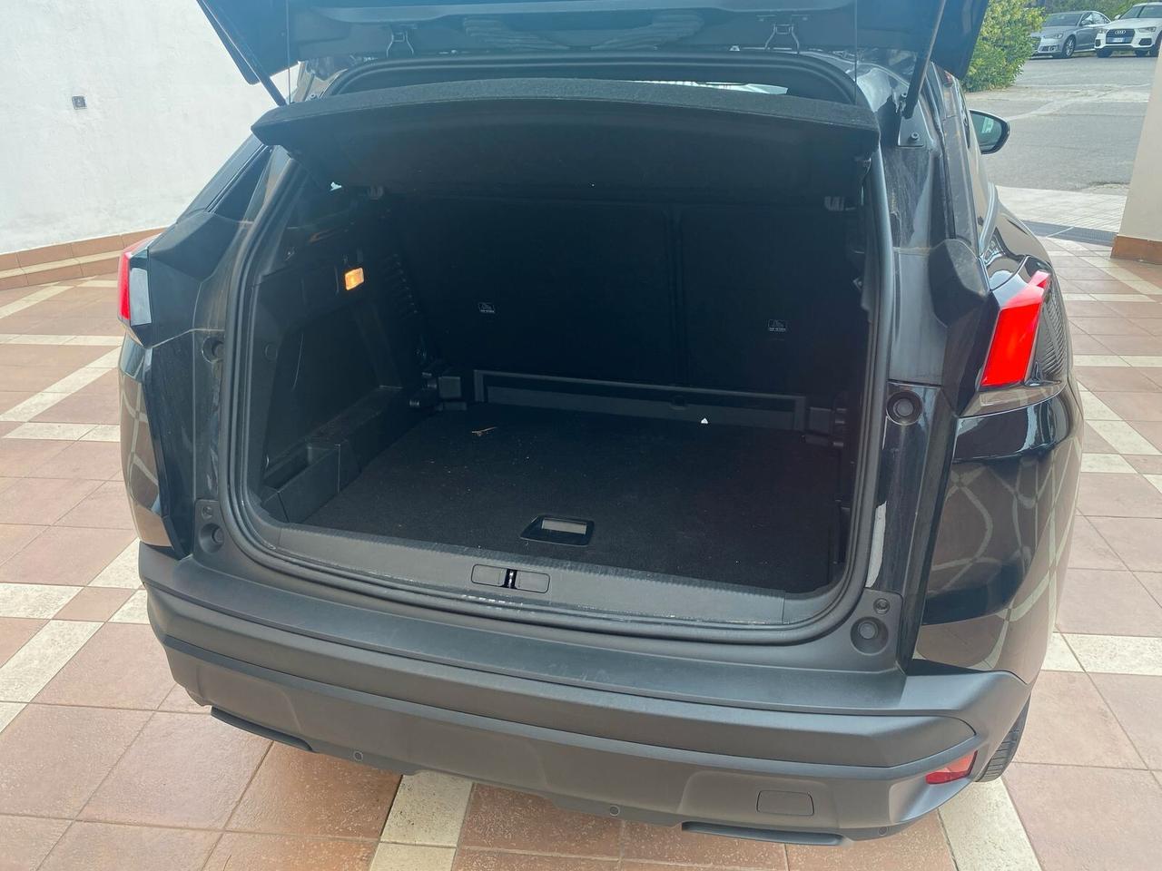 Peugeot 3008 BlueHDi 130 S&S EAT8 Active Pack