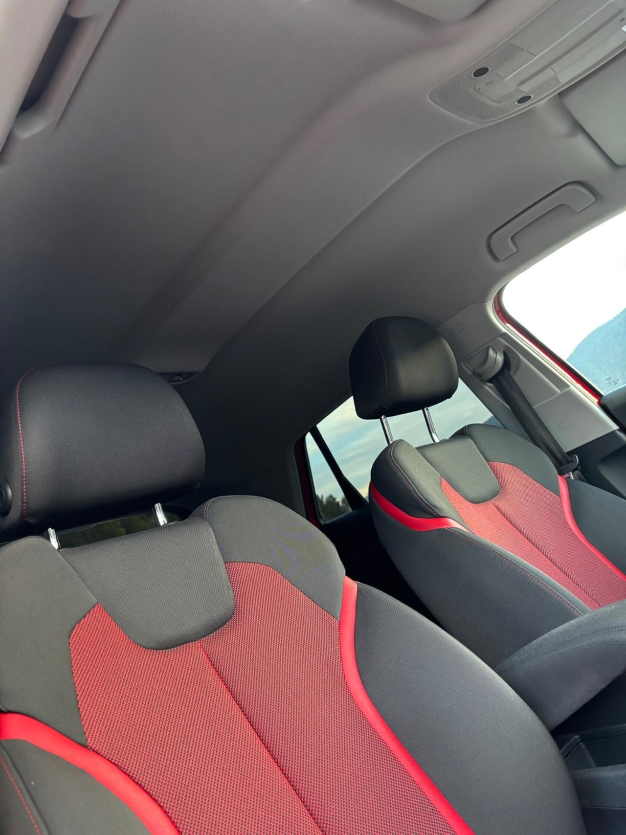 Audi Q2 1.6 TDI S line RED Edition