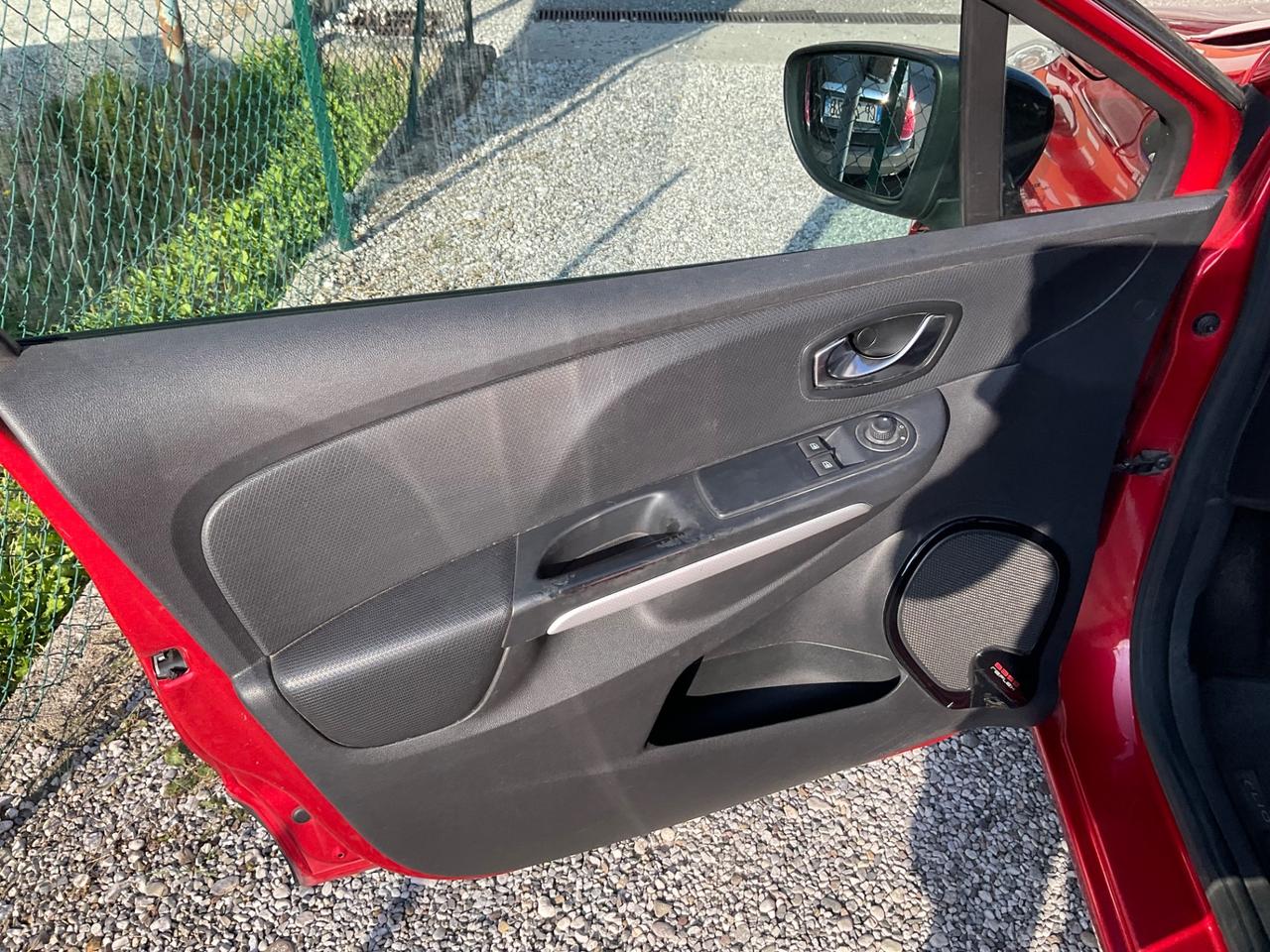 Renault Clio 1.2 75 CV 5 porte Duel