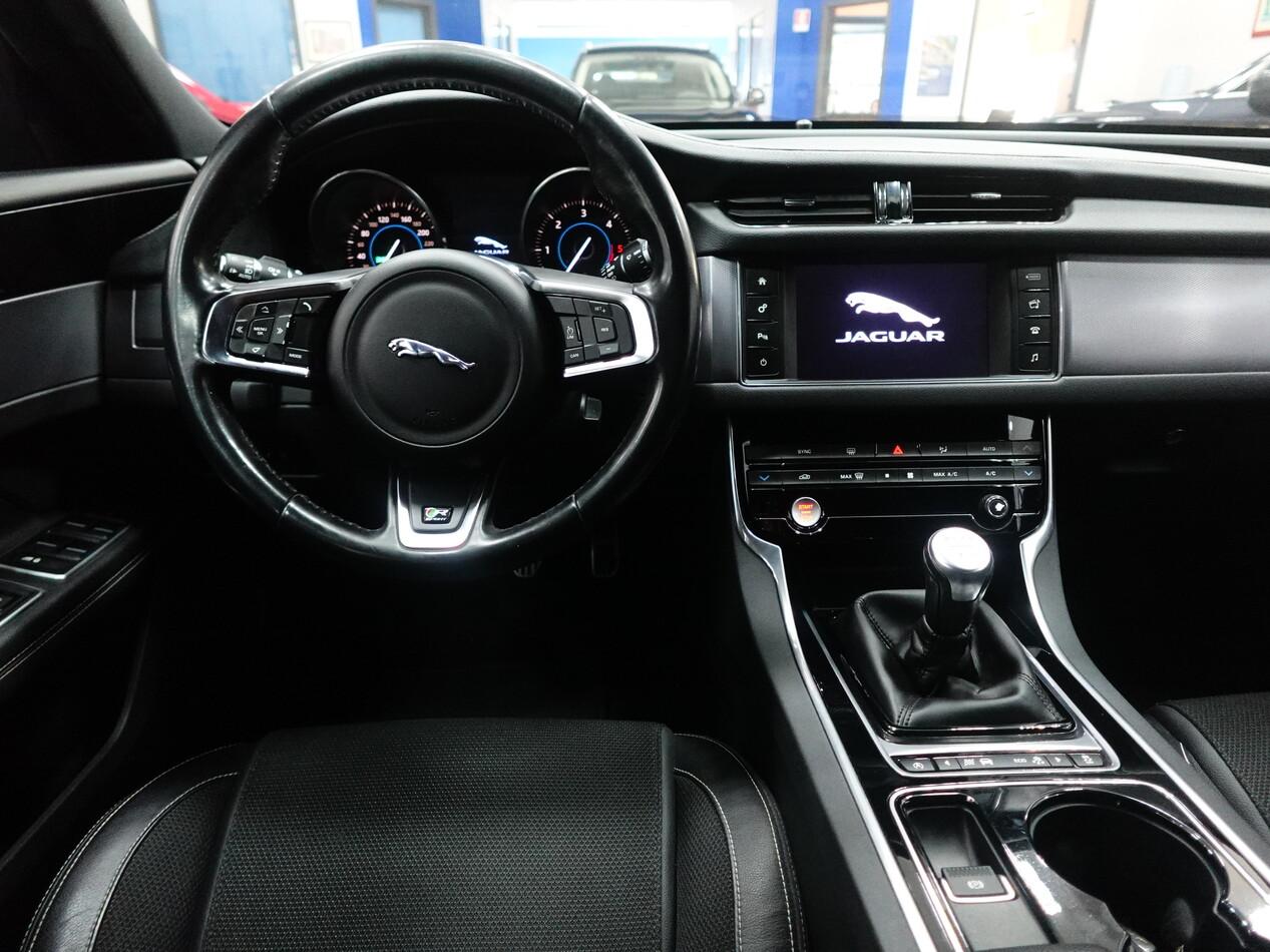 Jaguar XF 2.0d 180 CV R-SPORT