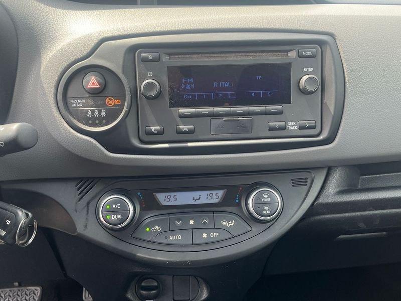 Toyota Yaris Yaris 5p 1.5h Cool my18