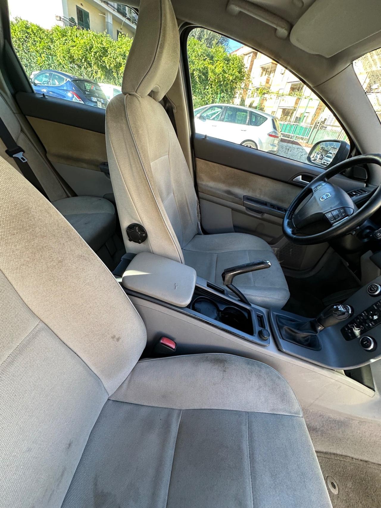 Volvo V50 D2 R-design