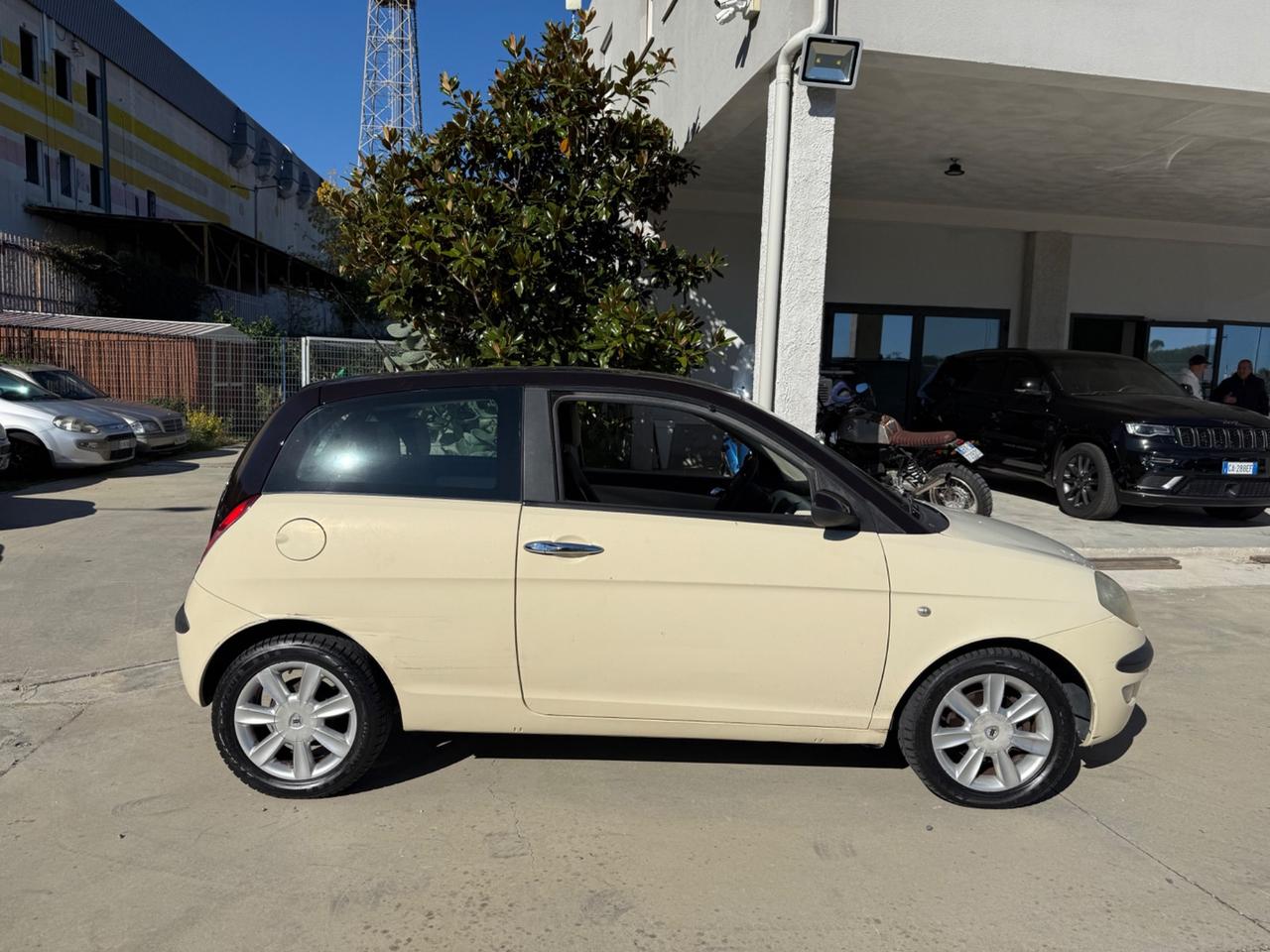 Lancia Ypsilon 1.2 Oro