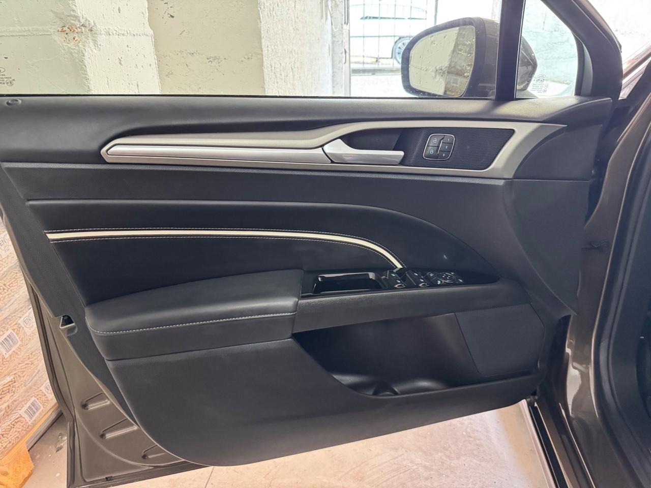 Ford Mondeo Full Hybrid 2.0 VIGNALE 36.000Km