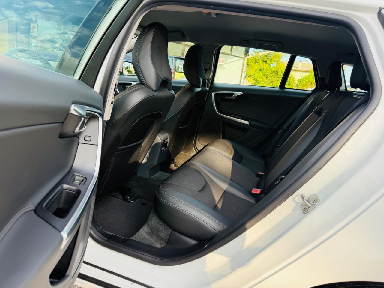 Volvo V60 D5 Geartronic Momentum 132.000km!!
