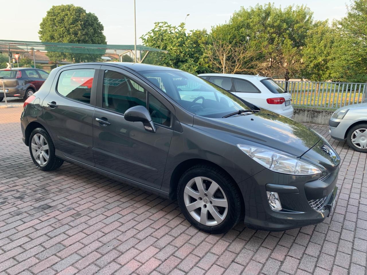 Peugeot 308 1.6 HDi 110CV 5p. Féline (6 Marce)