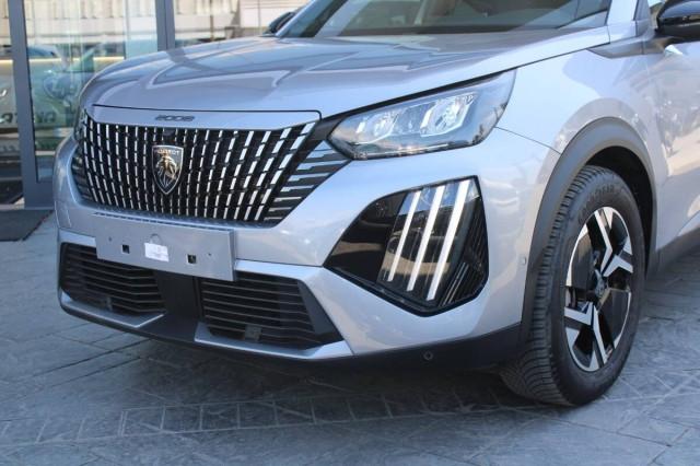 Peugeot 2008 1.2 puretech Allure 100cv con CarPlay