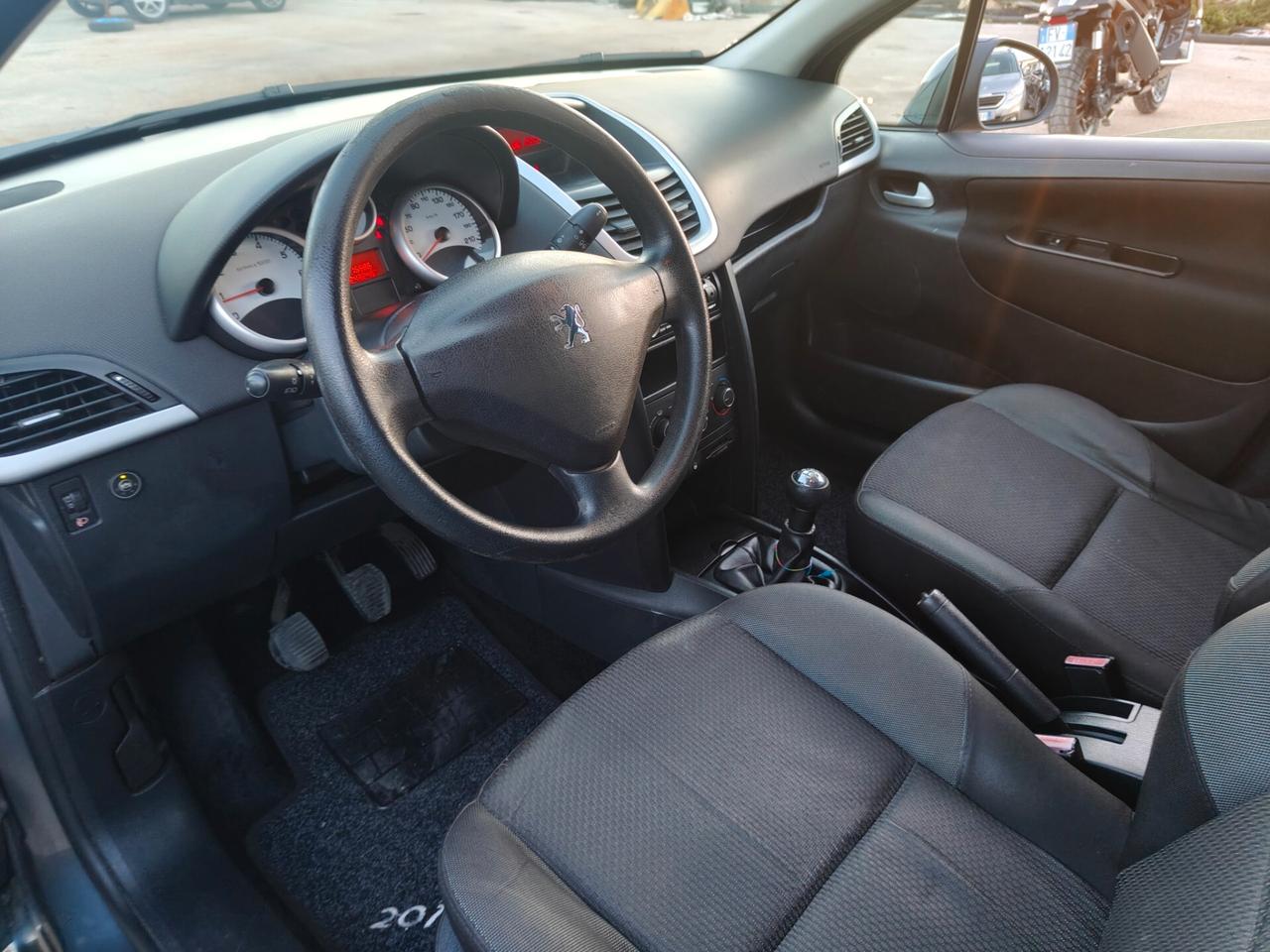 Peugeot 207 1.4 8V 75CV 5p. X Line ECO GPL