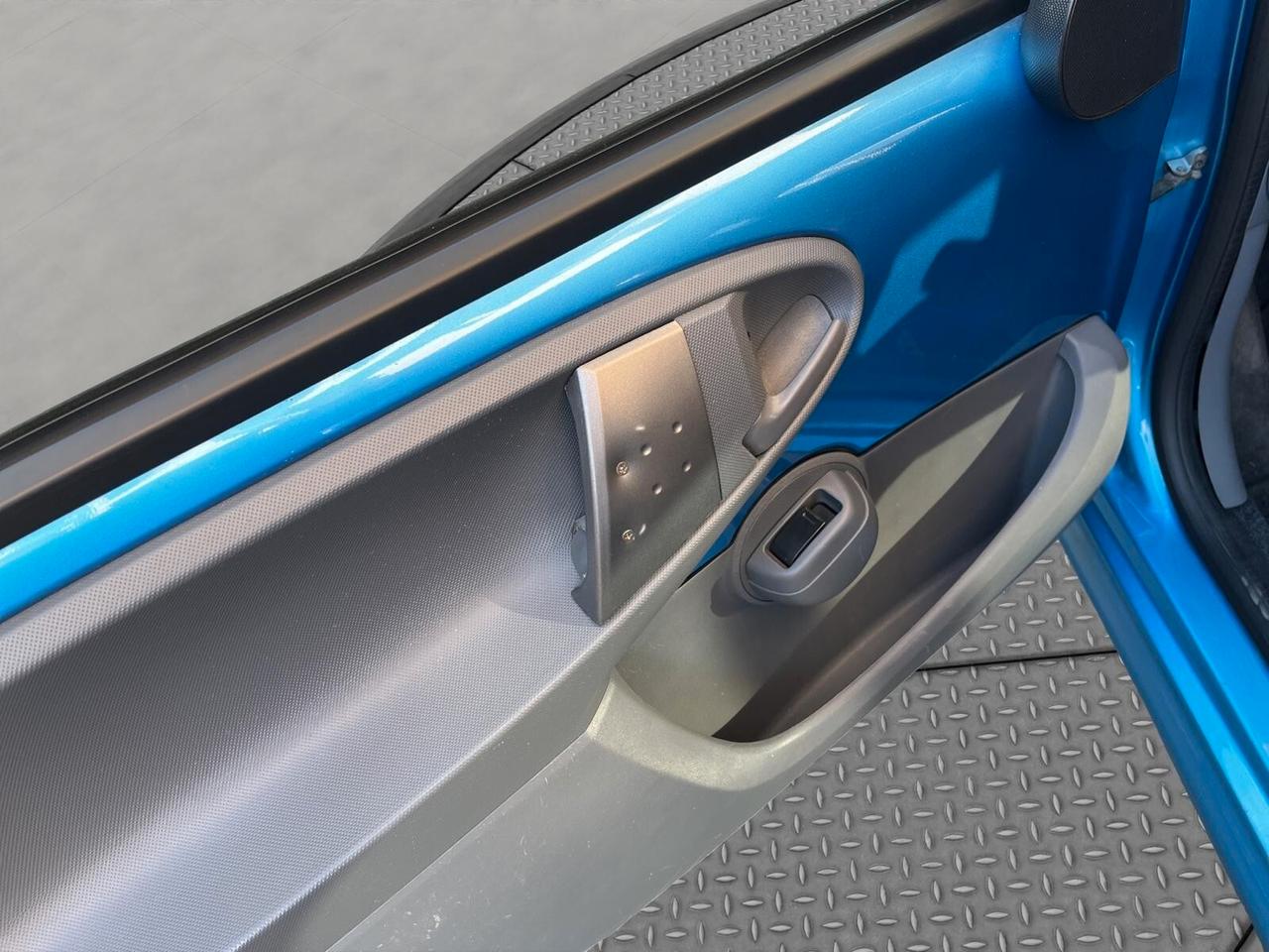 Peugeot 107 1.0 BENZINA 68CV AUTOMATICO 2006