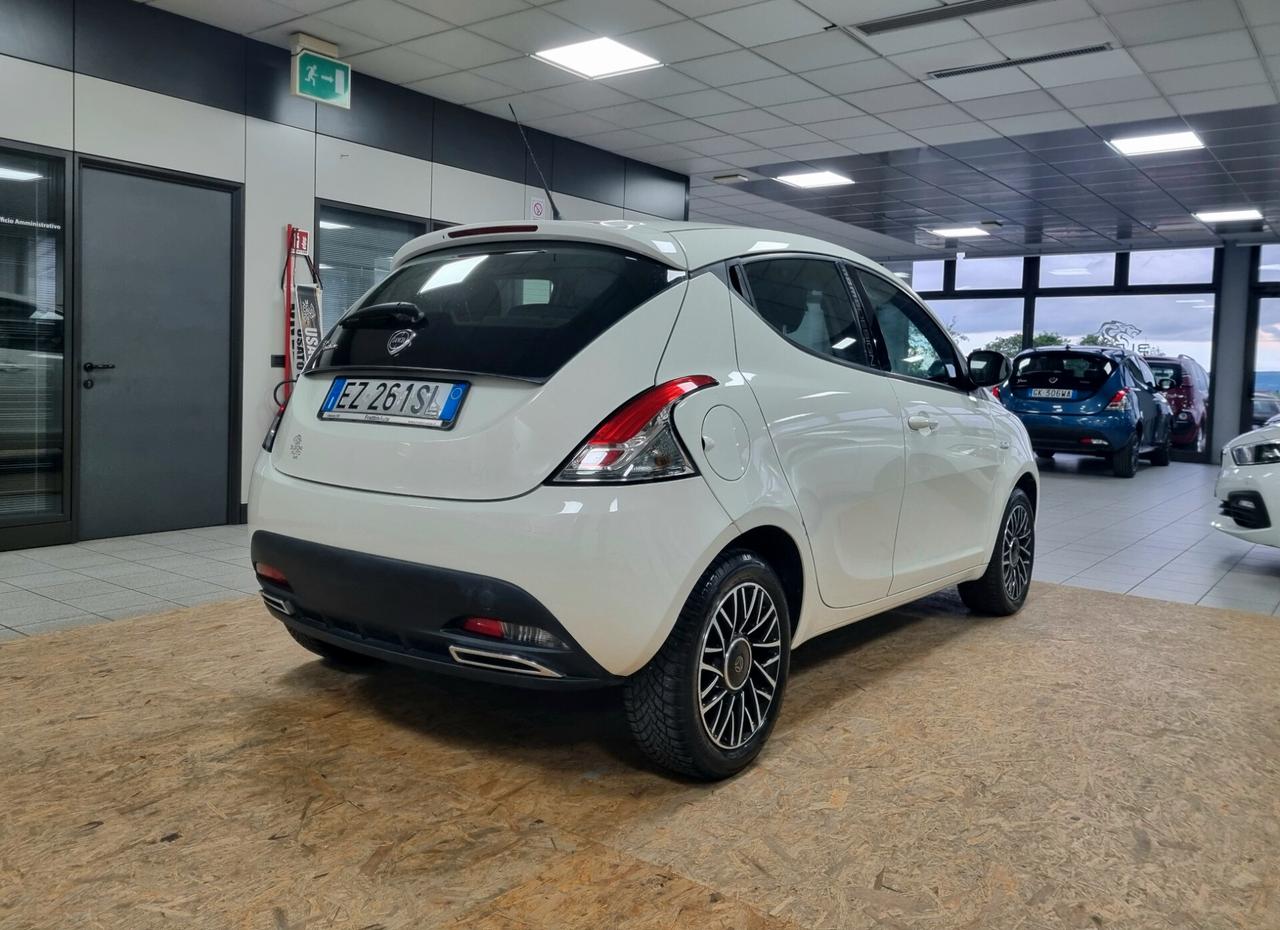 LANCIA YPSILON 1.3 MJT 16V 95 CV 5p. MOMO DESING