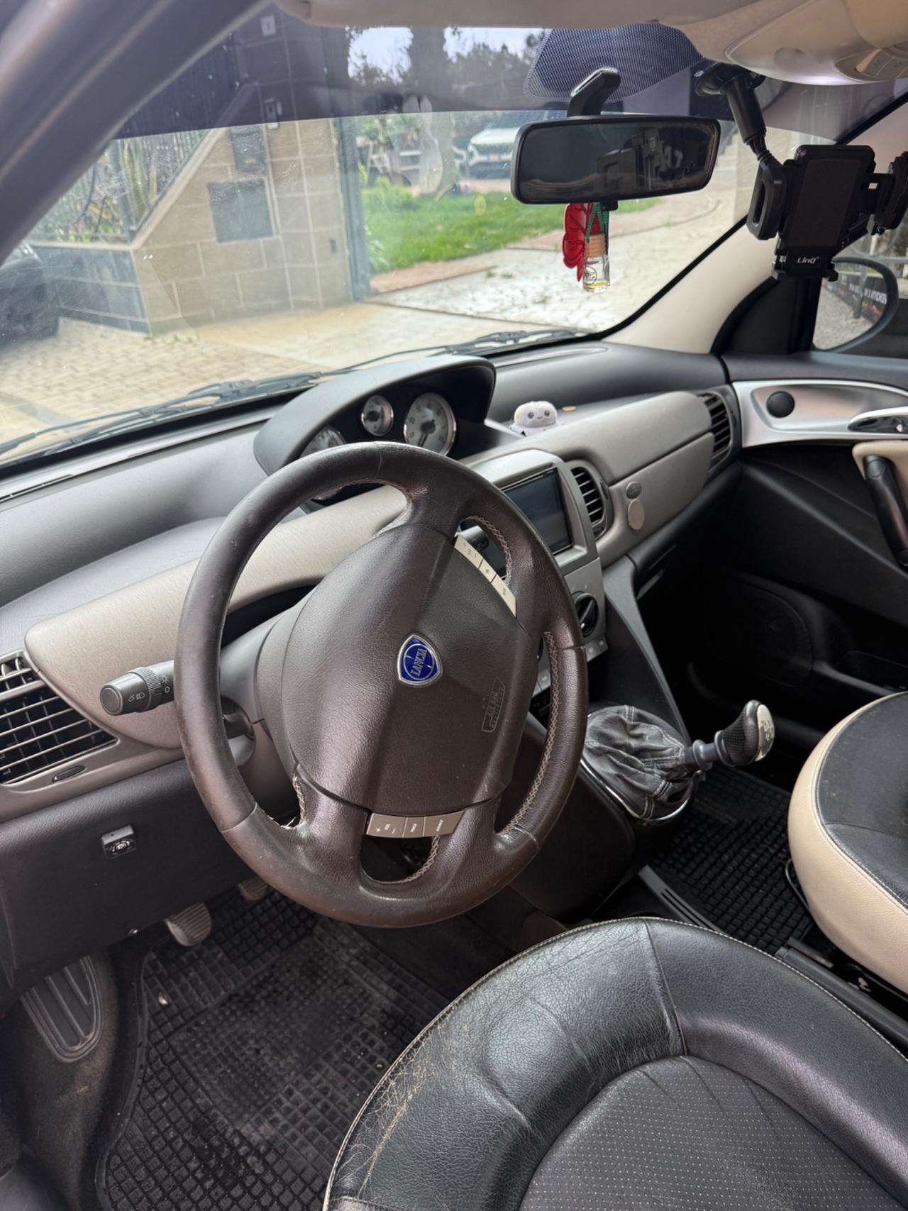 Lancia Ypsilon 1.4 Platino Ecochic GPL