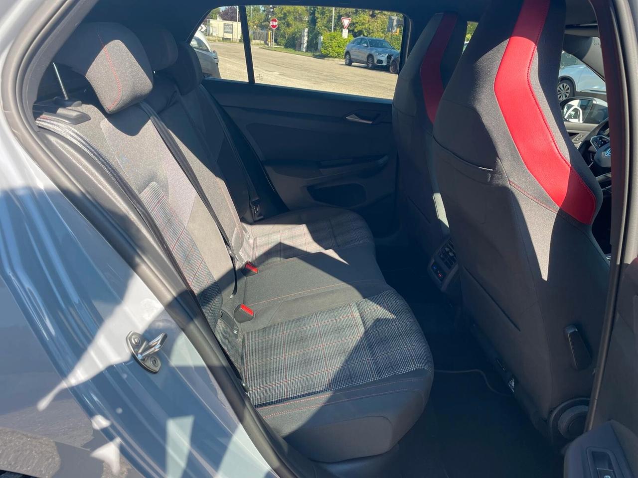 Volkswagen Golf GTI 2.0 TSI 245cv dsg 5 porte