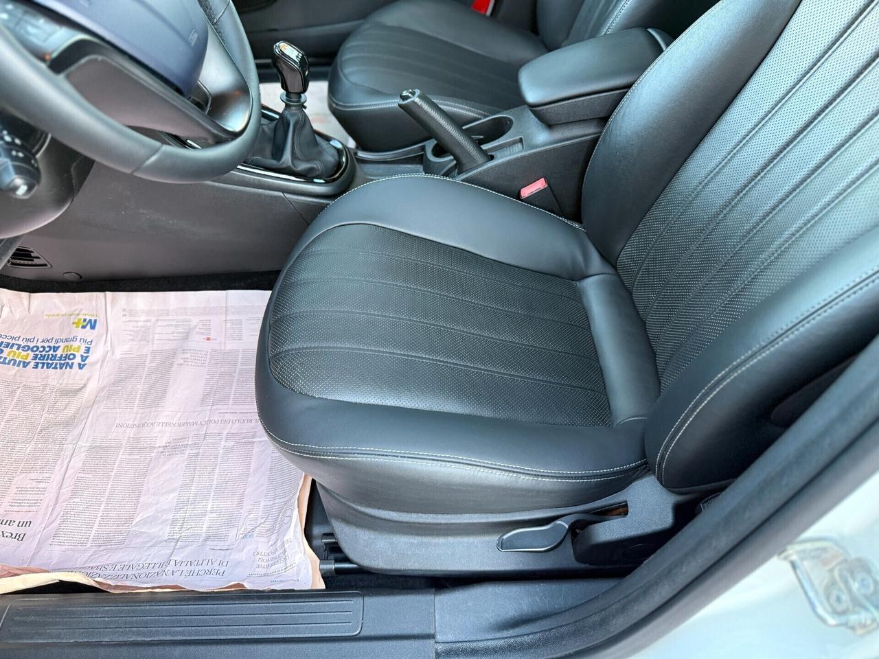 Lancia Delta 1.4 T-Jet 120 CV Gold Ecochic GPL,tetto apribile,pelle,cerchi 17,cruise control,comandi al volante,blu&me,sensori di parcheggio,full