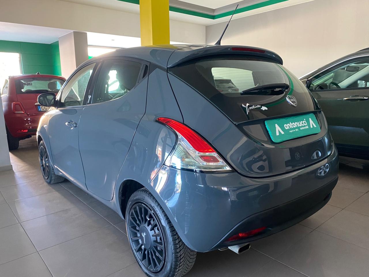 Lancia Ypsilon
