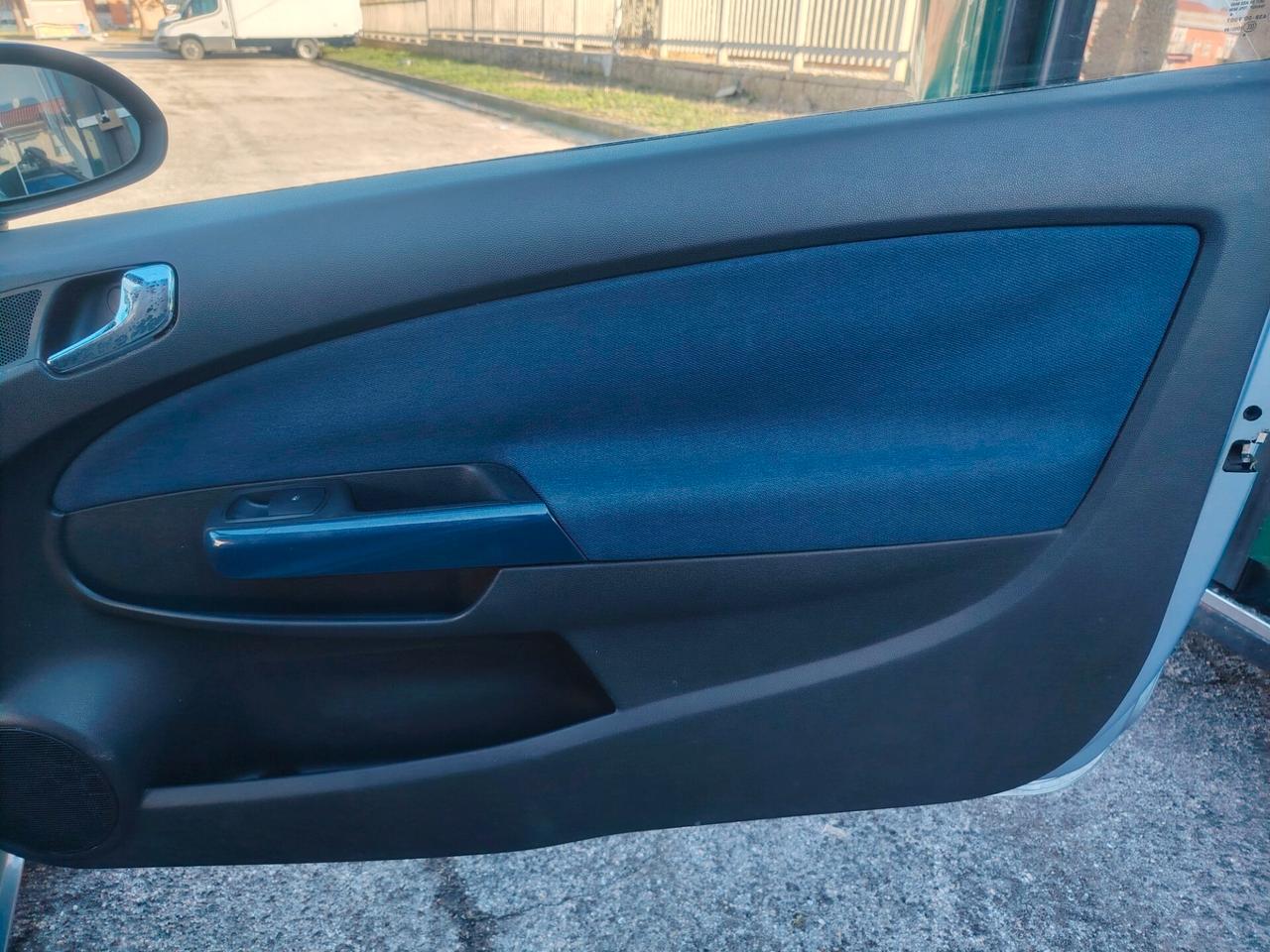 Opel Corsa 1.2i 16V cat 3 porte Silverline