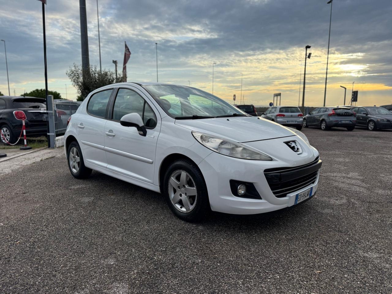 Peugeot 207 1.4 VTi 95CV 5p. Millesim 200