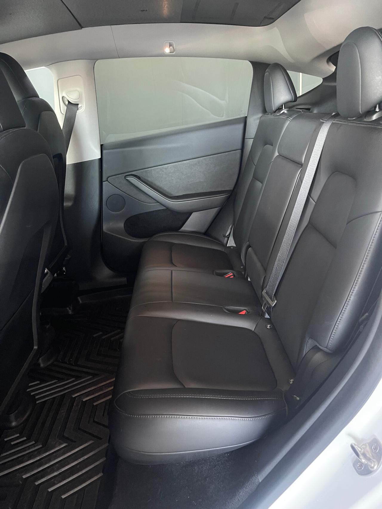 Tesla Model Y Long Range AWD - PASSAGGIO INCLUSO