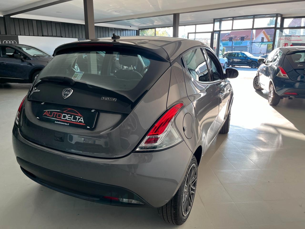 Lancia Ypsilon 1.0 FireFly 5 porte S&S Hybrid Alberta Ferretti