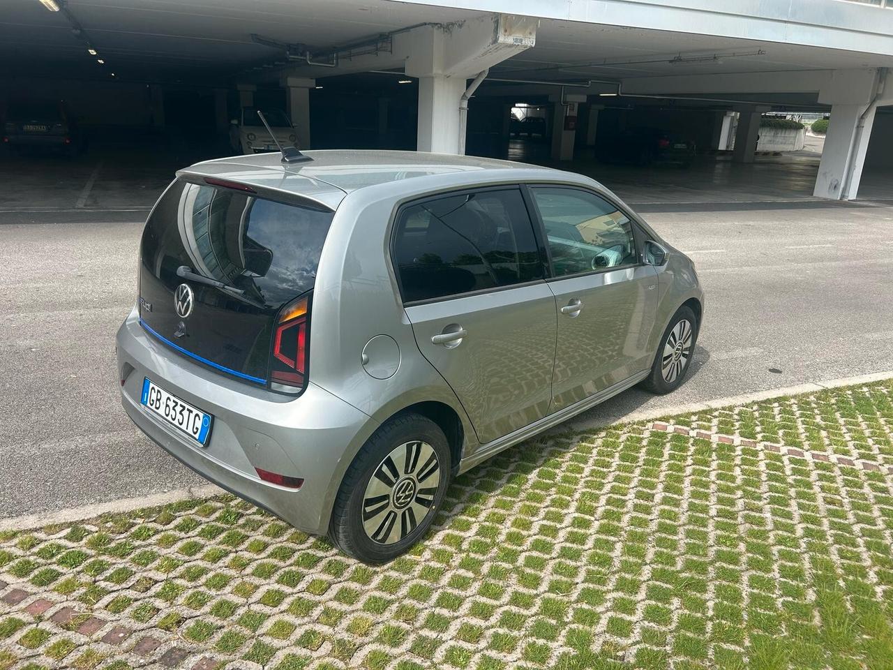 Volkswagen up! e-up! 82 CV