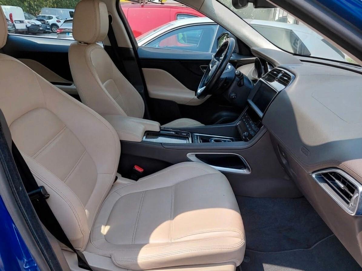 Jaguar F-Pace 2.0 D 180 CV AWD automatica Prestige