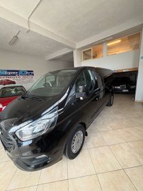 Ford Transit 9 posti noleggio giornaliero e lungo termine