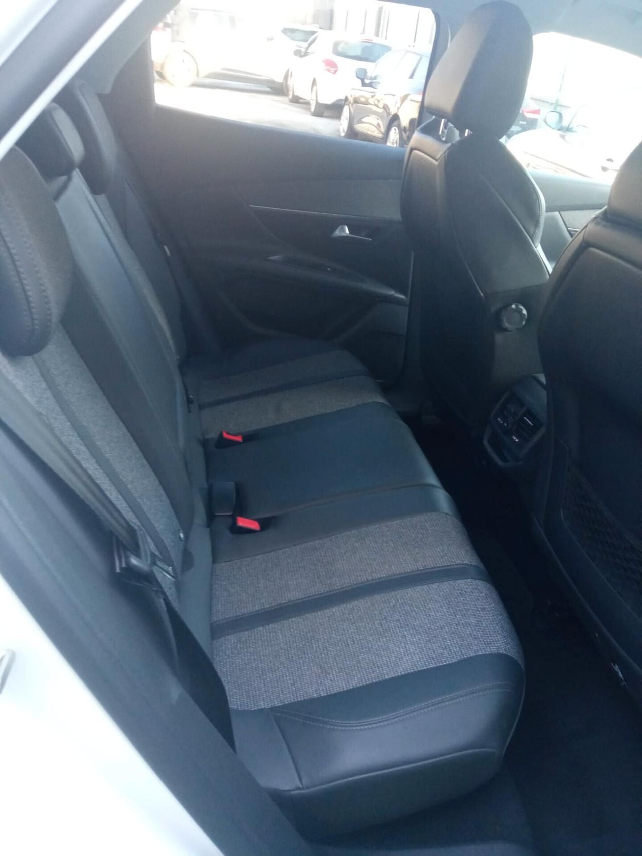 Peugeot 3008 PureTech turbo 130 Allure KM 65000