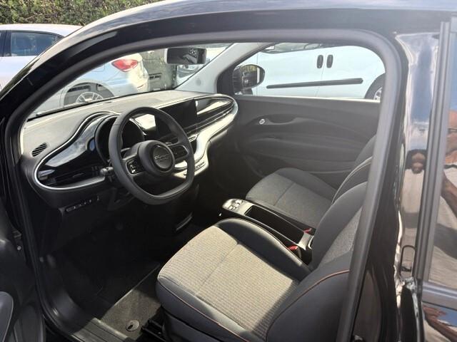 Fiat 500e Berlina 42 kWh Icon