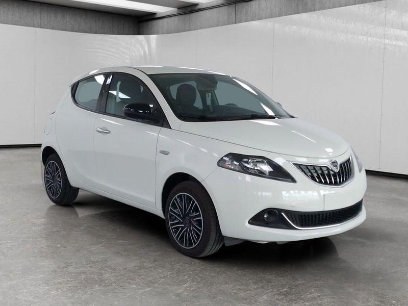 Lancia Ypsilon 1.0 firefly hybrid Gold s&s 70cv