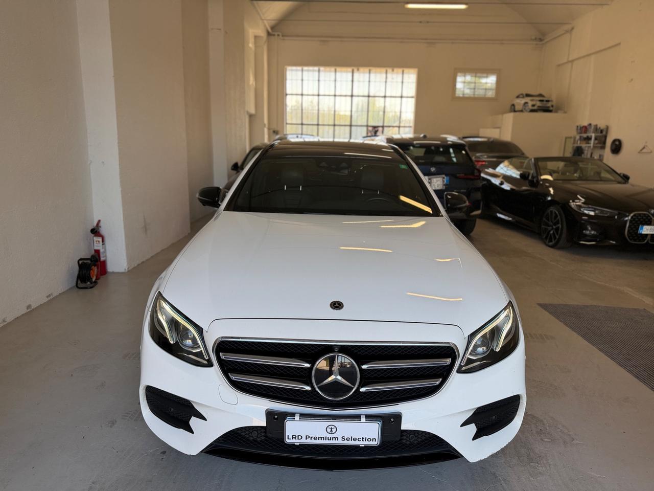 Mercedes E 220d AMG Line Tetto+Pelle+Led +Burmester Top Full
