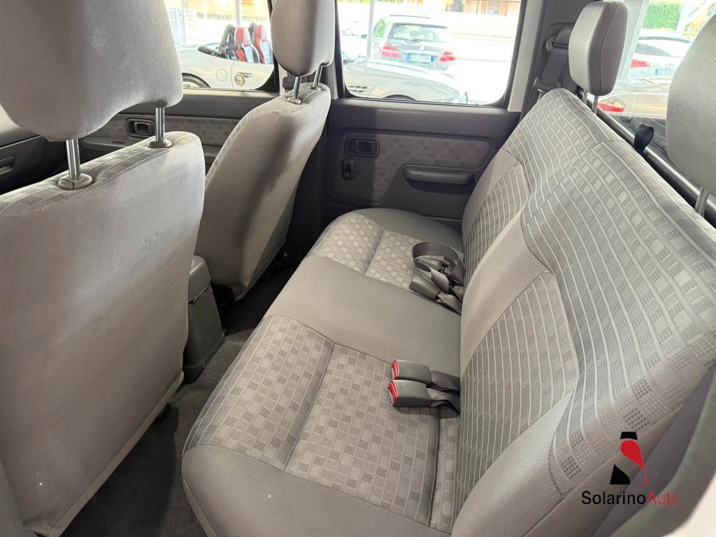 Nissan Cab Double Cab Double Cab 2.5 td 133cv
