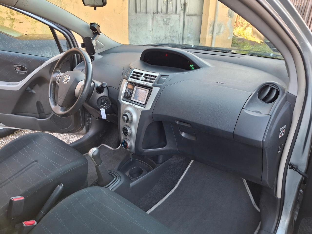 Toyota Yaris 1.0 5 porte