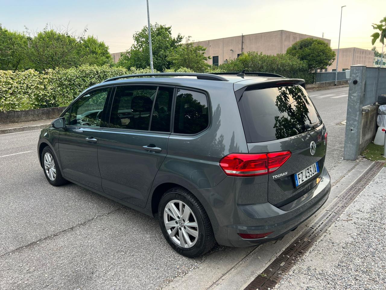 Volkswagen Touran 2.0 TDI 150 CV SCR DSG Business BlueMotion Technology