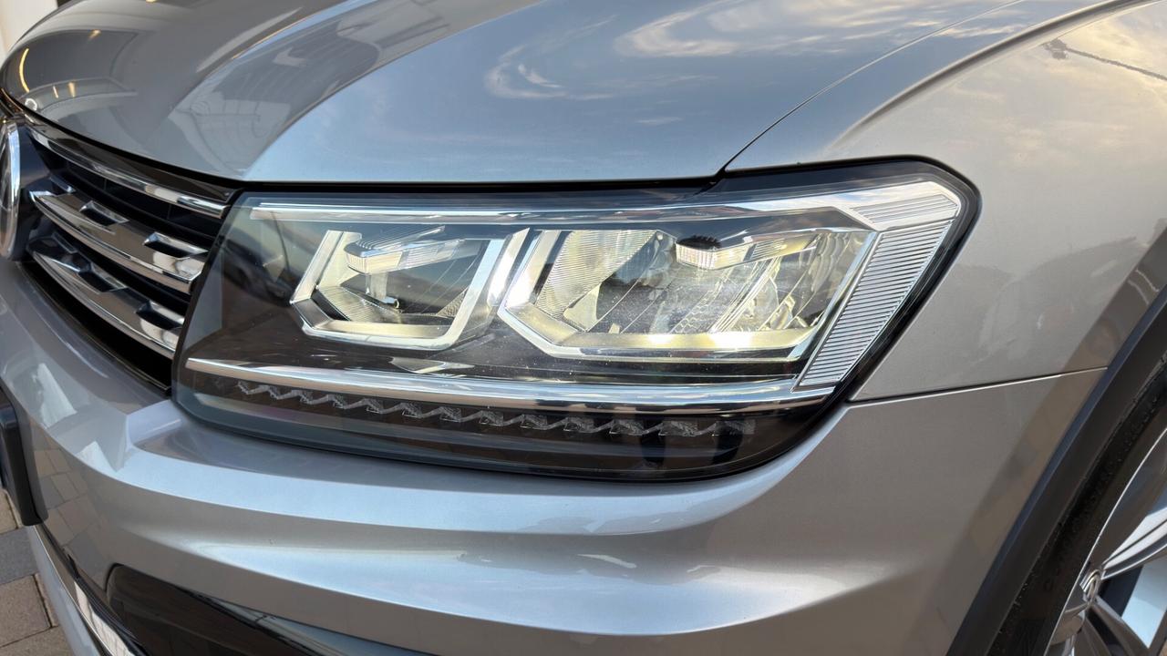 Volkswagen Tiguan R-LINE 2.0 TDI DSG