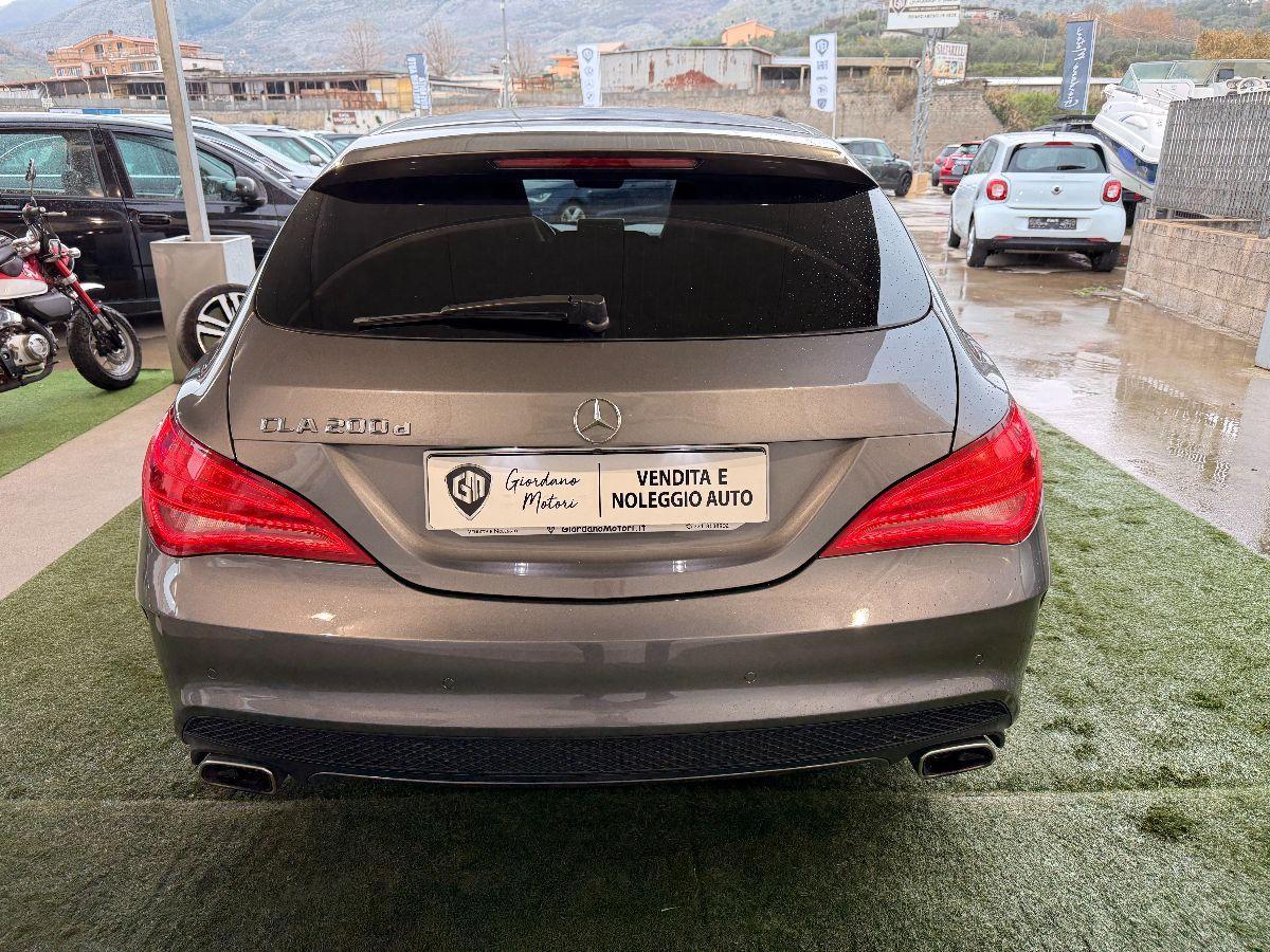 MERCEDES - Classe CLA Shooting Brake 200 d Premium Dark Night auto