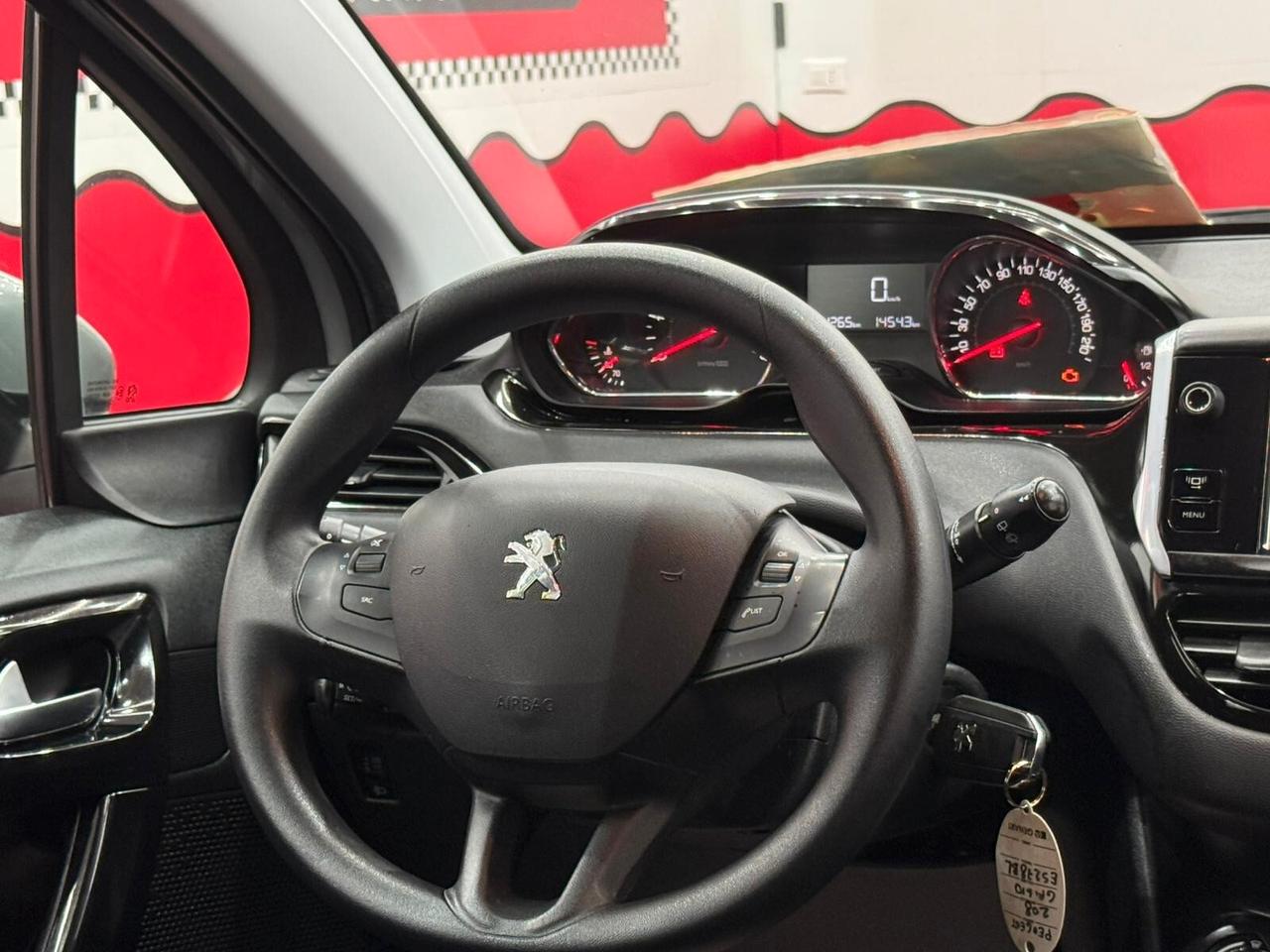 Peugeot 208 1.4 HDi 68cv Allure - 2013